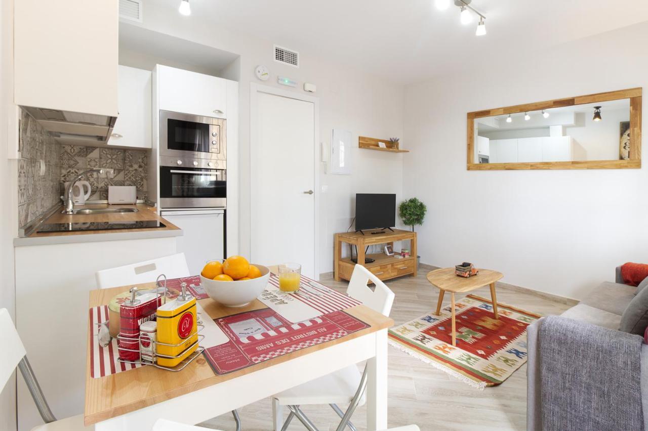 Barcelo 21, Parking On Request, Atico With Terrace & Studio With Patio, Center, Quite Neighborhood, Bc *