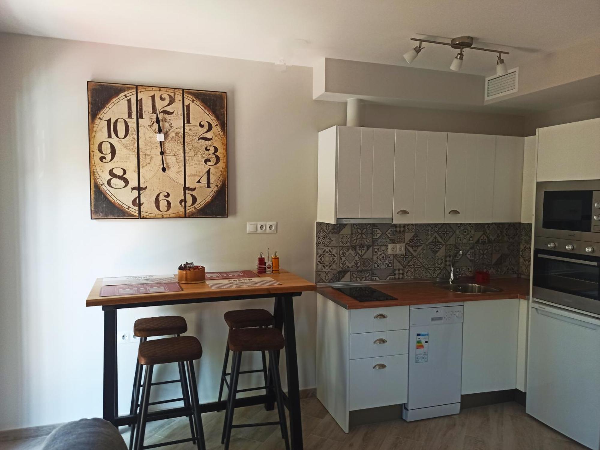 Appartement Barcelo 21, Parking On Request, Atico With Terrace & Studio With Patio, Center, Quite Neighborhood, Bc *
