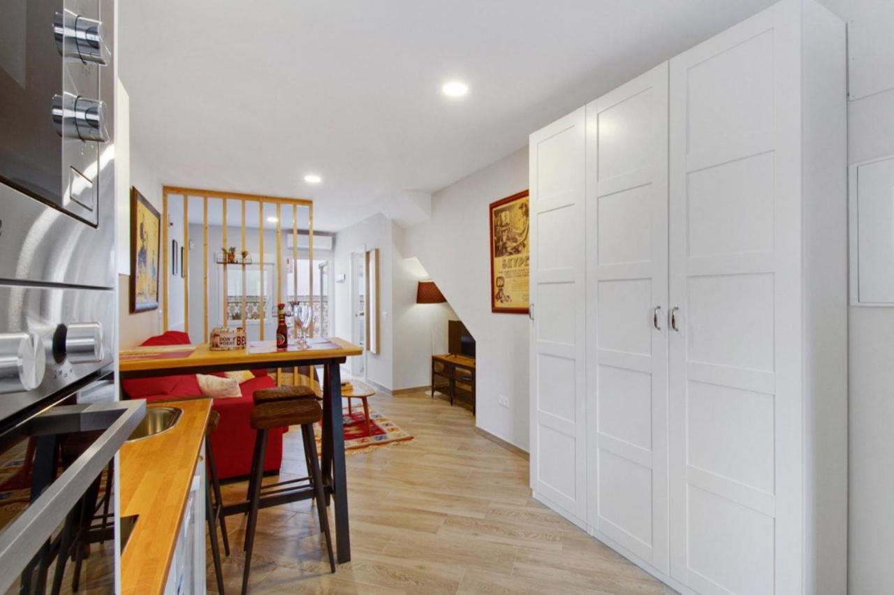Barcelo 21, Parking On Request, Atico With Terrace & Studio With Patio, Center, Quite Neighborhood, Bc Apartment Malaga