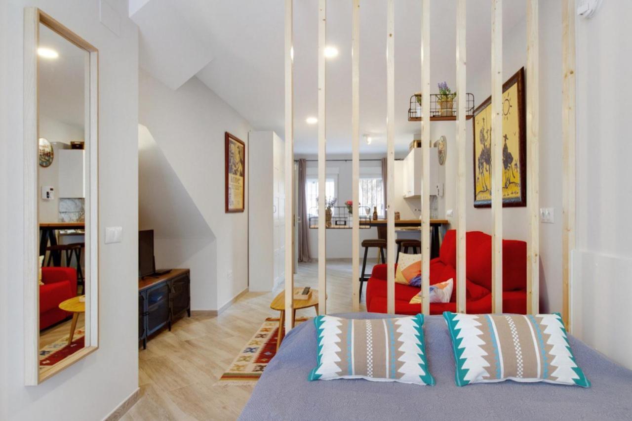 Barcelo 21, Parking On Request, Atico With Terrace & Studio With Patio, Center, Quite Neighborhood, Bc * Malaga