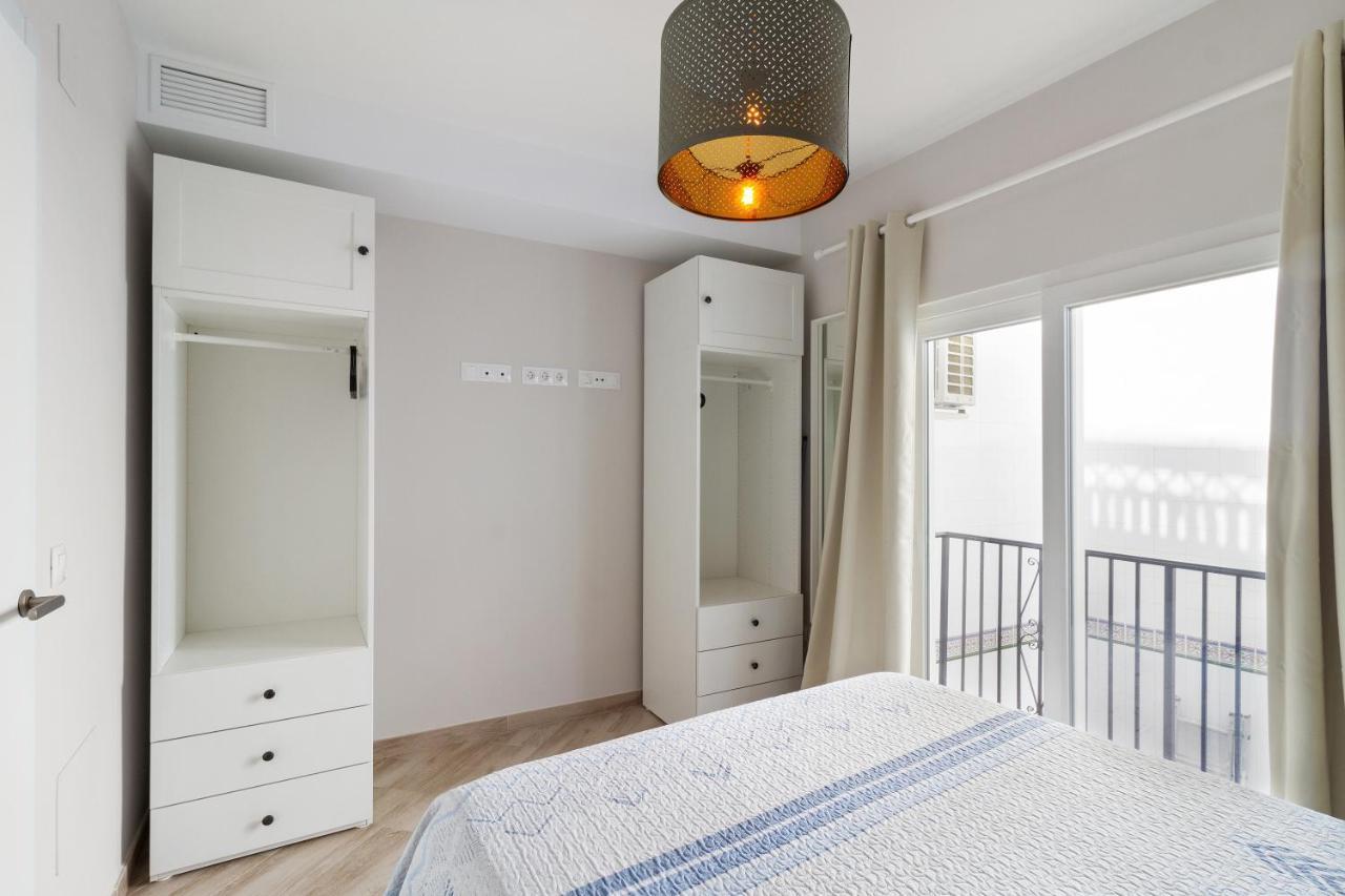 Barcelo 21, Parking On Request, Atico With Terrace & Studio With Patio, Center, Quite Neighborhood, Bc Malaga